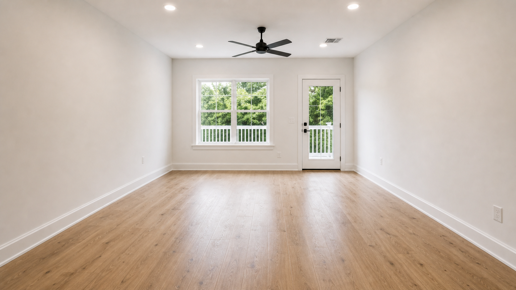 Vacant living room before virtual staging